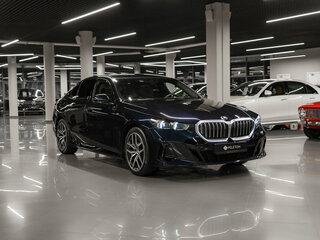 2025 BMW 5 серии 523d xDrive VIII (G60/G61/G68), чёрный, 8350000 рублей, вид 2
