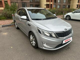 2014 Kia Rio 6-speed III, серебристый, 650000 рублей, вид 3