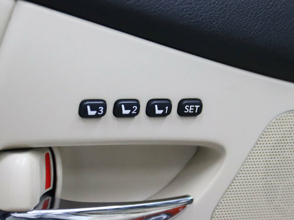 2010 Lexus RX 350 III, белый - вид 19