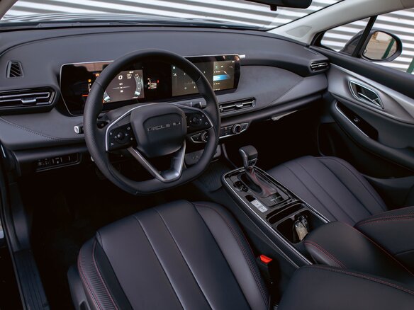 2025 BAIC U5 Plus, чёрный, 2448000 рублей - вид 13