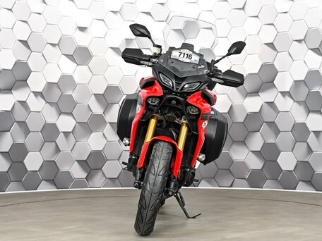 2021 Yamaha MT-09 Tracer (FJ-09), красный, 1227000 рублей, вид 5