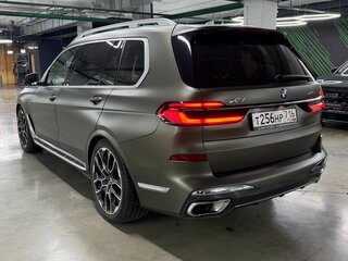 2024 BMW X7 40i I (G07) Рестайлинг, серый, 12250000 рублей, вид 4