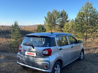 2017 Toyota Passo III, серебристый, 735000 рублей, вид 4