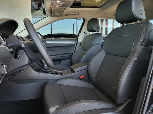 2025 Skoda Superb III Рестайлинг, чёрный - вид 15