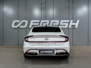 2020 Hyundai Sonata VII (LF) Рестайлинг, белый, 2499000 рублей, вид 4