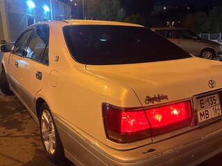 2001 Toyota Crown XI (S170), белый, 715000 рублей, вид 5