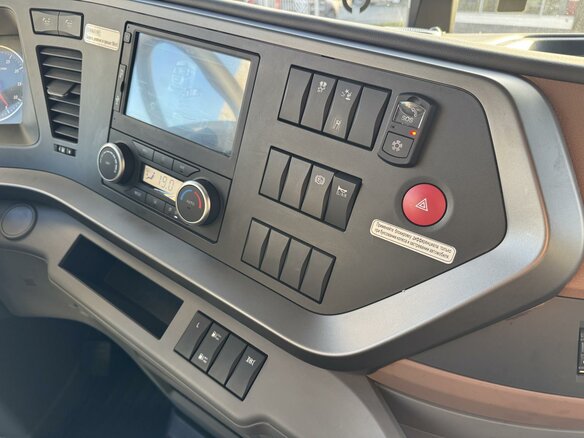 2024 Dongfeng GX, красный, 9000000 рублей - вид 27