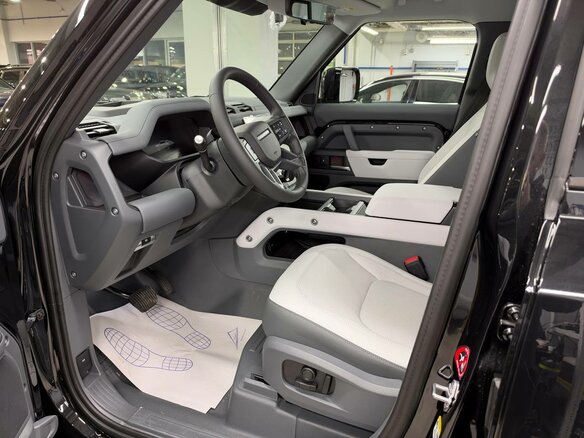 2025 Land Rover Defender 110 II, чёрный, 14500000 рублей - вид 5