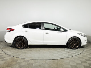 2018 Kia Cerato III Рестайлинг (Classic), белый, 1279700 рублей, вид 4