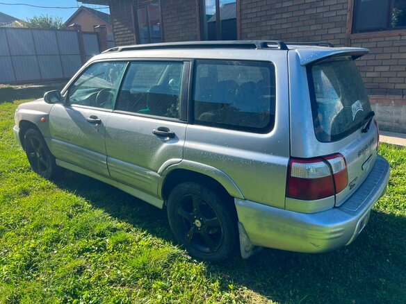 2001 Subaru Forester I Рестайлинг, серебристый - вид 1