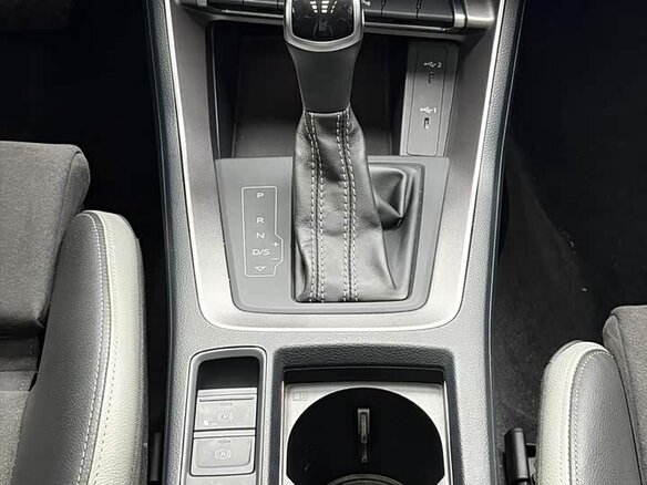 2023 Audi Q3 35 TFSI II (F3), серый, 2040000 рублей - вид 10