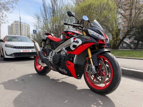 2022 Aprilia Tuono V4, красный, 2200000 рублей, вид 2
