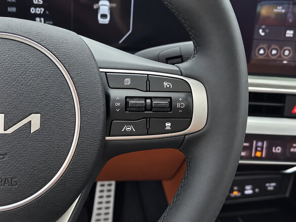 2023 Kia K5 III Рестайлинг, серый, 2690000 рублей - вид 14