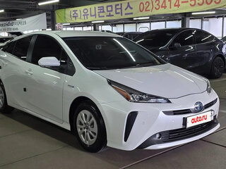 2022 Toyota Prius IV Рестайлинг (XW50), белый, 2200000 рублей, вид 4