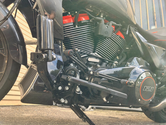 2025 Harley-Davidson CVO Road Glide, серый - вид 18
