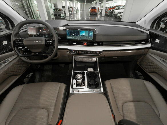 2026 Kia Carnival IV Рестайлинг, серый, 7200000 рублей - вид 7