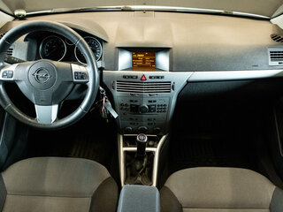 2011 Opel Astra H Рестайлинг, белый, 550000 рублей, вид 5