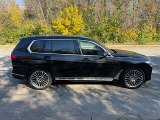 2022 BMW X7 40i I (G07), чёрный, 9500000 рублей, вид 4