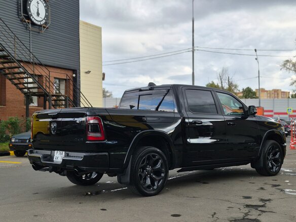 2020 Ram 1500 Quad Cab V, чёрный, 5600000 рублей - вид 4