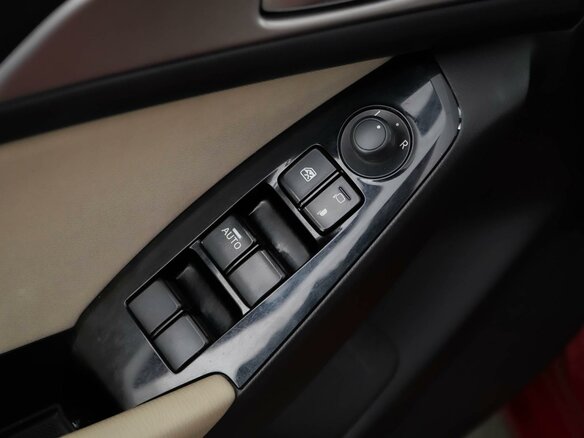 2018 Mazda 3 III (BM) Рестайлинг, красный, 1569055 рублей - вид 13