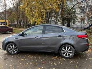 2016 Kia Rio III Рестайлинг, серый, 950000 рублей, вид 4