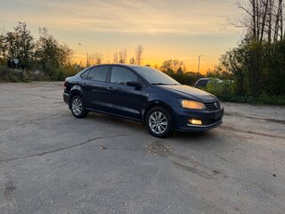 2017 Volkswagen Polo V Рестайлинг, синий, 670000 рублей, вид 1