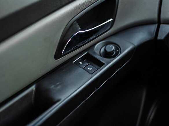 2012 Chevrolet Cruze I, чёрный, 570000 рублей - вид 8