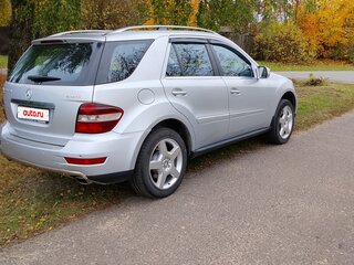 2008 Mercedes-Benz M-Класс 320 II (W164) Рестайлинг, серебристый, 1490000 рублей, вид 3