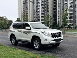 2015 Toyota Land Cruiser Prado 150 Series Рестайлинг 1, белый, 3823750 рублей, вид 3