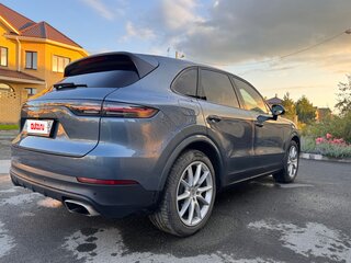 2018 Porsche Cayenne III, голубой, 5620000 рублей, вид 4