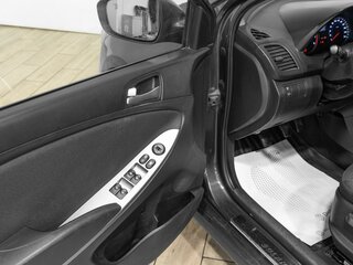 2016 Hyundai Solaris I Рестайлинг, коричневый, 830000 рублей, вид 5