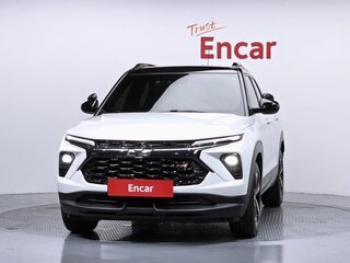 2023 Chevrolet TrailBlazer III Рестайлинг, белый, 1540000 рублей, вид 2
