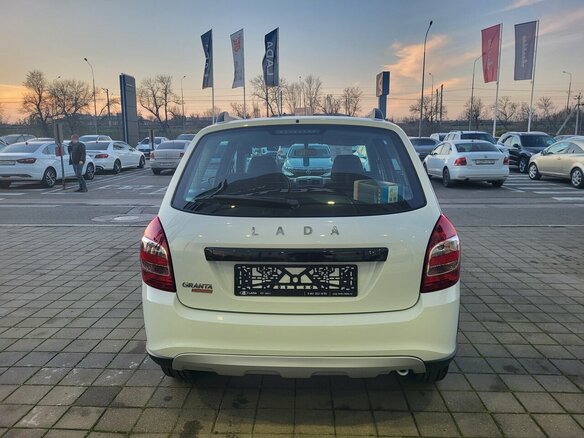 2025 Lada (ВАЗ) Granta Cross I Рестайлинг, белый, 1226000 рублей - вид 4