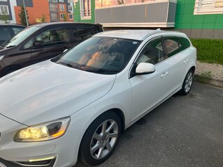 2013 Volvo V60 I Рестайлинг, белый, 1330000 рублей, вид 1