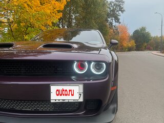 2020 Dodge Challenger III Рестайлинг 2, пурпурный, 4500000 рублей, вид 2