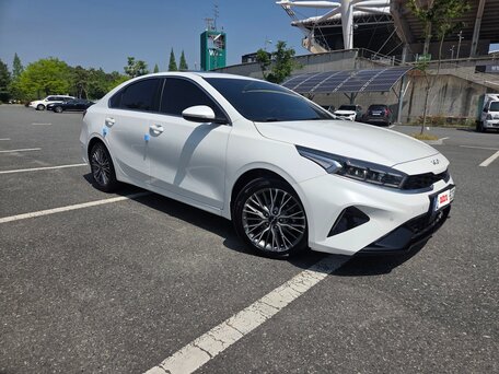 2023 Kia K3 II Рестайлинг, белый, 1900000 рублей, вид 2