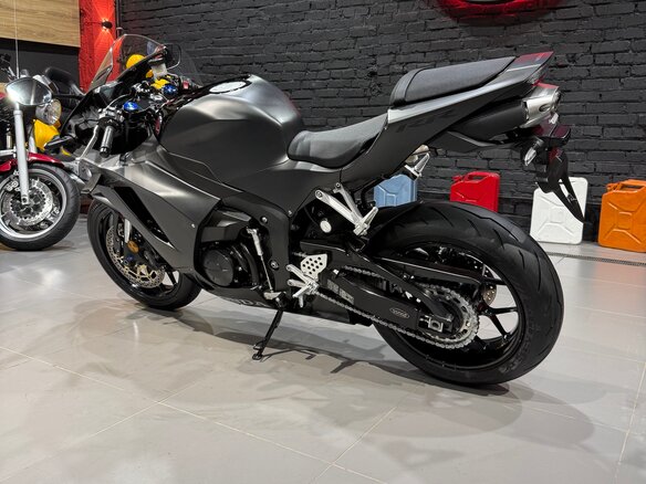 2023 Honda CBR 600RR, чёрный, 895000 рублей - вид 10