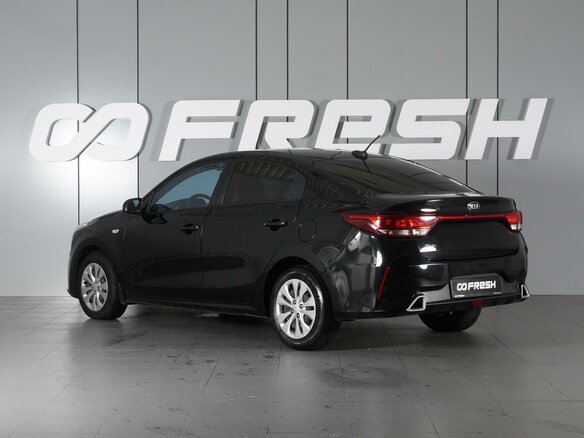 2021 Kia Rio IV Рестайлинг, чёрный, 1679000 рублей - вид 1