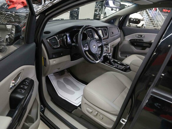 2019 Kia Carnival III, чёрный, 2650000 рублей - вид 9