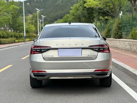 2022 Skoda Superb III Рестайлинг, серебристый, 2120020 рублей - вид 5
