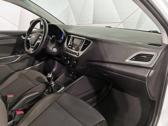 2022 Hyundai Solaris II Рестайлинг, белый - вид 11