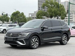 2023 Volkswagen Tiguan Allspace II Рестайлинг, чёрный, 2453000 рублей, вид 1