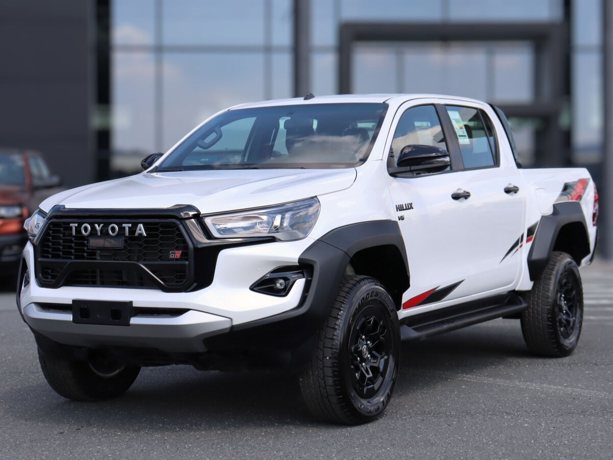 Открыть фотографии: Toyota Hilux VIII Рестайлинг 3