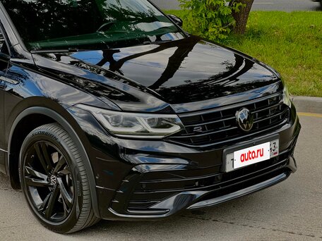 2021 Volkswagen Tiguan II Рестайлинг, чёрный, 3650000 рублей, вид 5