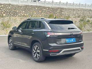 2023 Volkswagen Tayron I Рестайлинг, серый, 1990000 рублей, вид 4