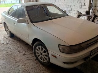 1991 Toyota Vista III (V30), белый, 180000 рублей, вид 1