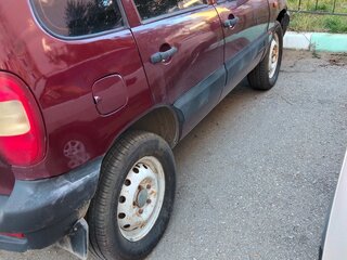 2003 Chevrolet Niva I, пурпурный, 207000 рублей, вид 2