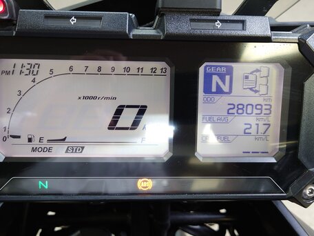 2015 Yamaha MT-09 Tracer (FJ-09), серый, 685000 рублей, вид 3