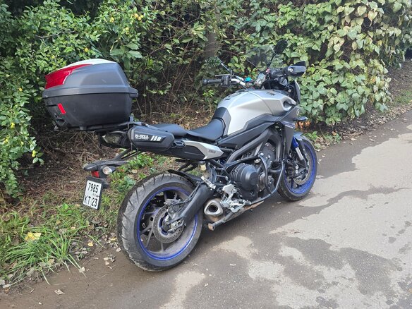 2014 Yamaha MT-09 Tracer (FJ-09), серый, 700000 рублей - вид 2