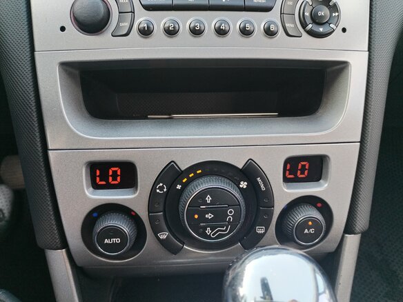 2010 Peugeot 308 I, серый, 500000 рублей - вид 14